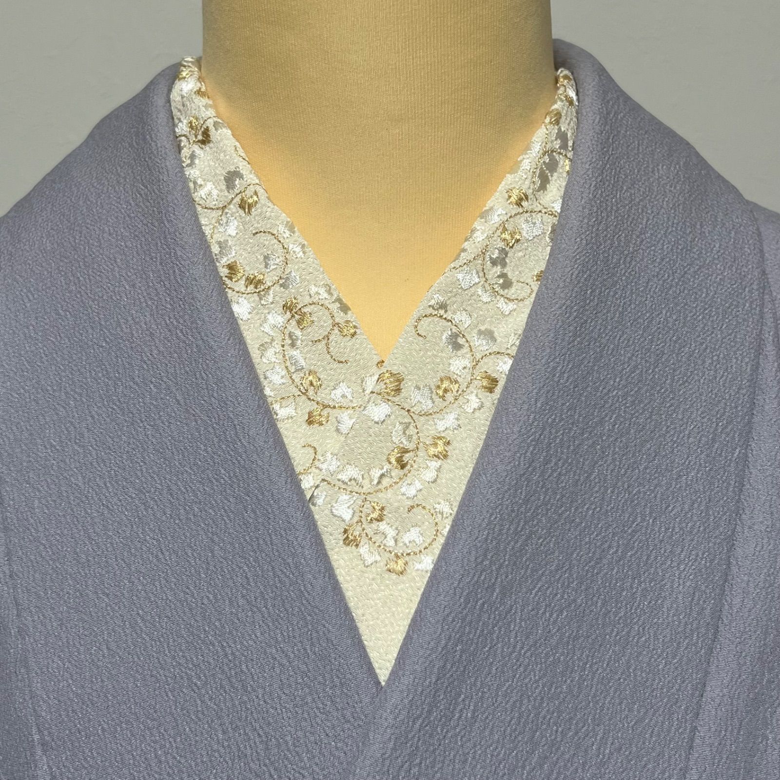  L026 刺繍半衿 アイボリー ゴールド 蔦 半襟 長襦袢 半襦袢