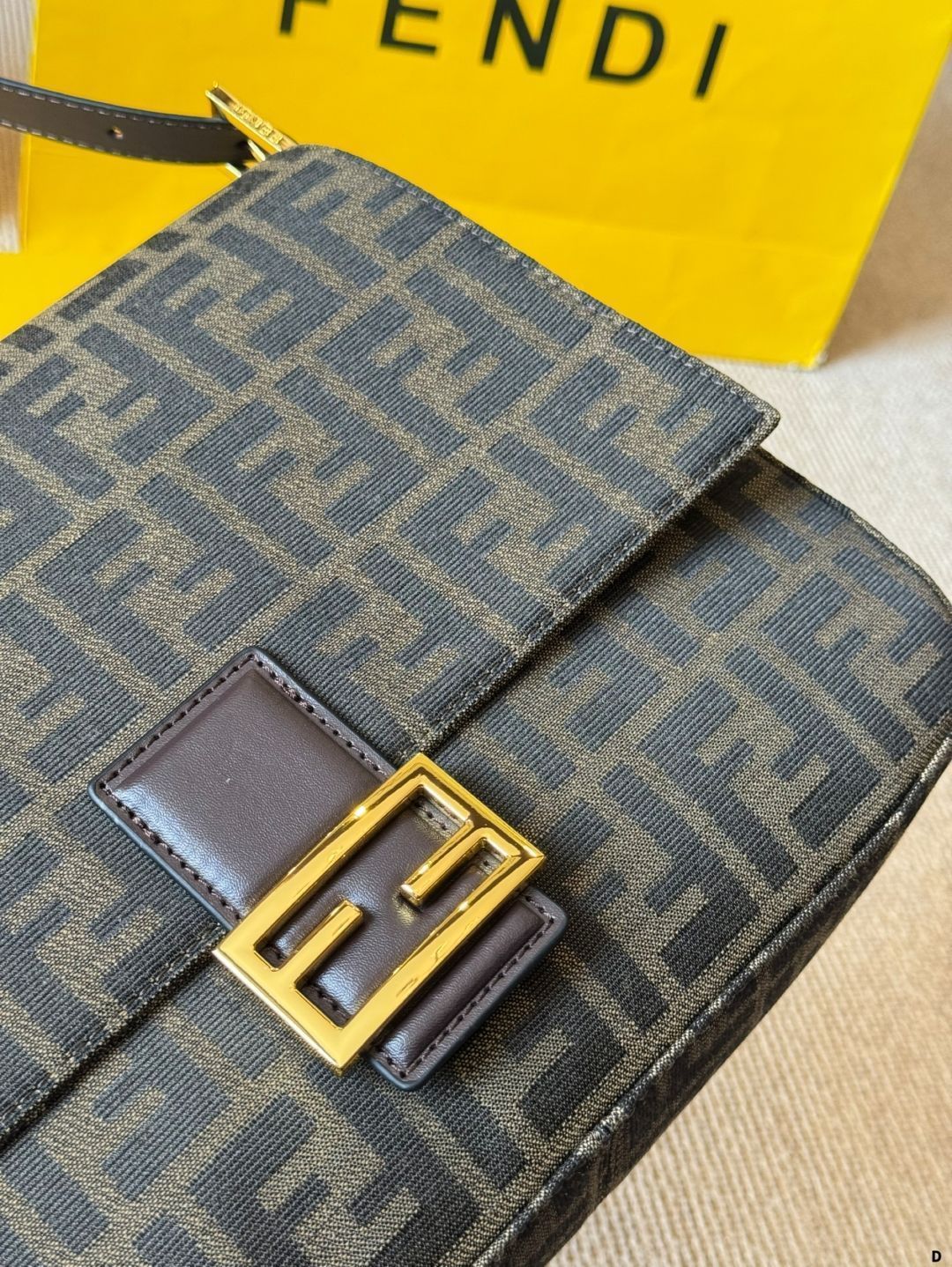 今日特価】Fendi Baguette フェンディ バゲット バッグ（ラージ