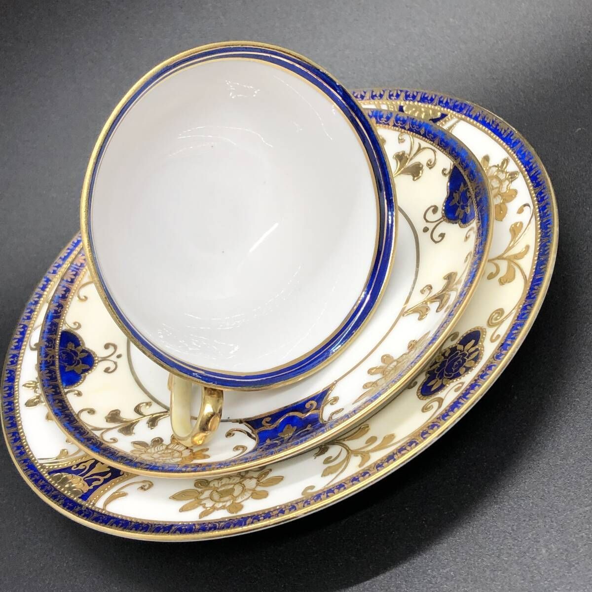 セール商品再値下げ中。 ノリタケ 金盛上 金彩 草花装飾紋 コバルト キャビネット トリオ ペディスタル カップ＆ソーサー ケーキプレート POP_24A