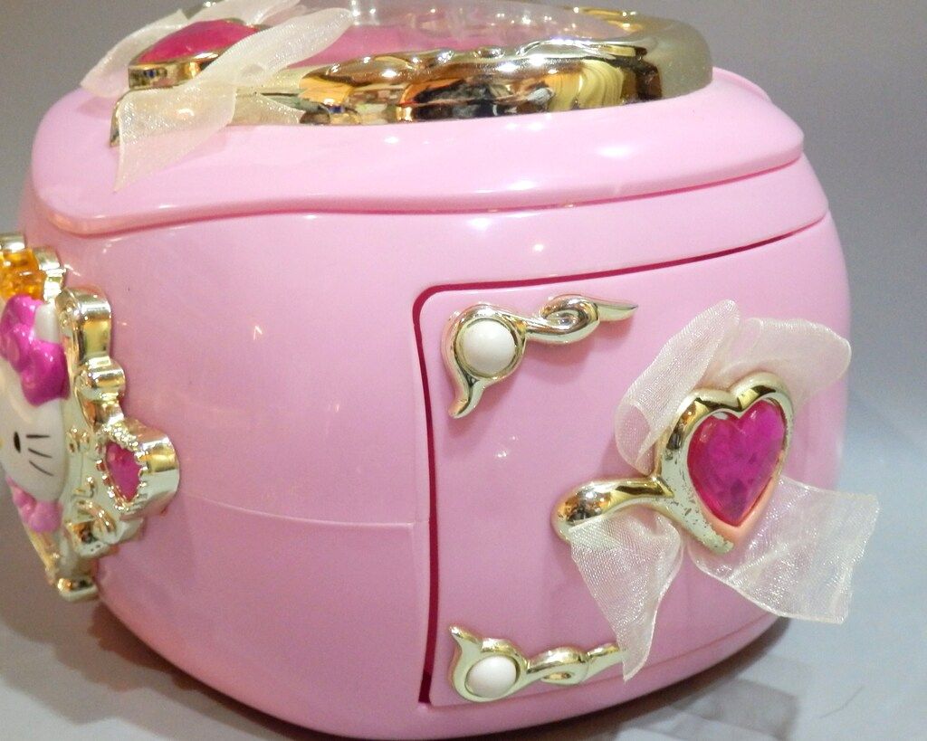 トミー ハローキティプリンセス マジックジュエリーボックス