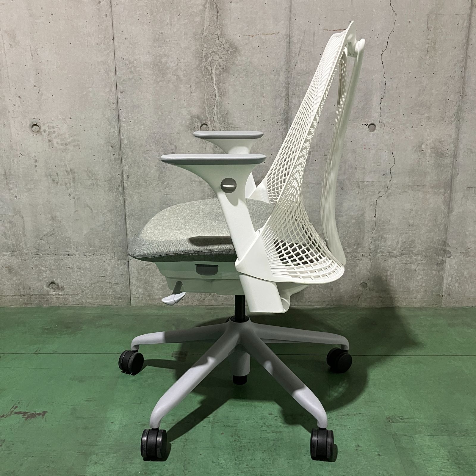 中古品】 2021年製 SAYL CHAIR セイルチェア 前傾チルト有り ホワイト 