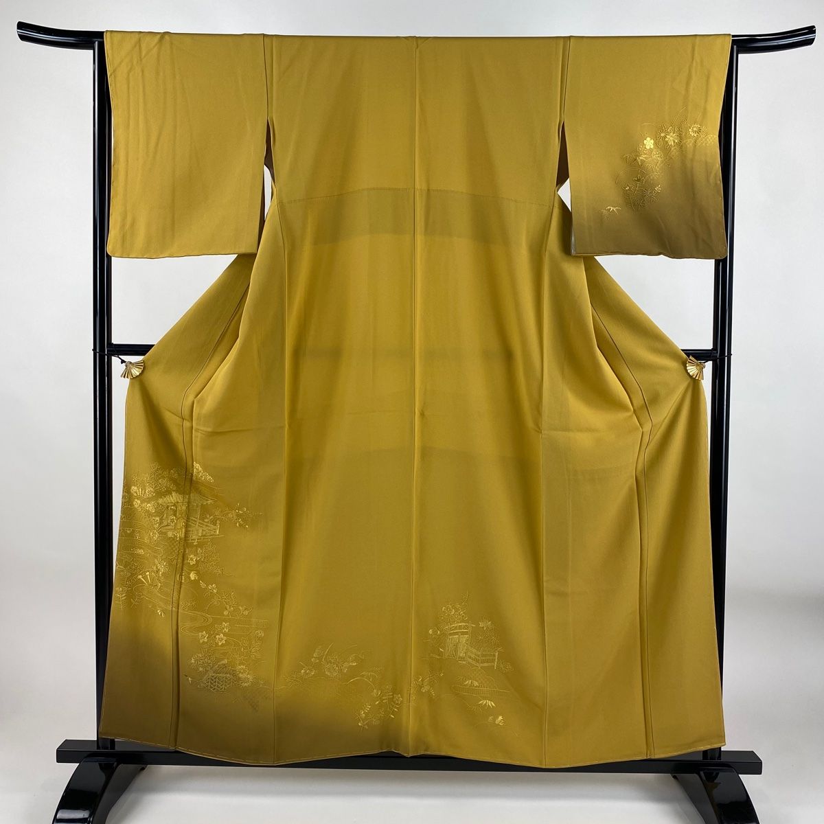 付下げ 身丈156cm 裄丈65cm M 袷 建物 松梅 刺繍 山吹茶色 正絹 秀品