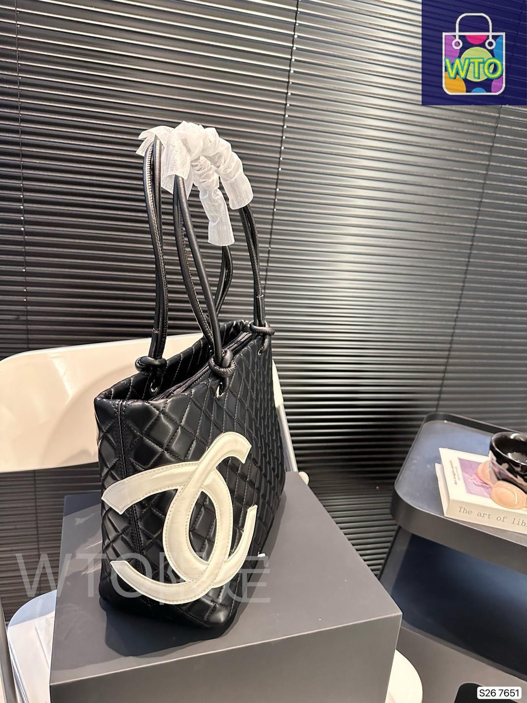 CHANEL ショルダーバッグ シャネルボーイシャネル ラージ チェーンショルダー 黒 シルバー