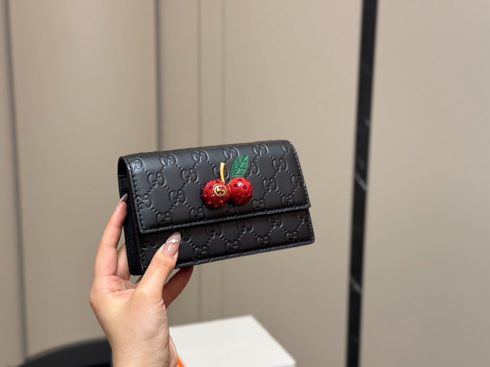 GUCCI グッチ チェリー グッチグッチシマ チェリー チェーンショルダーバッグ ピンク