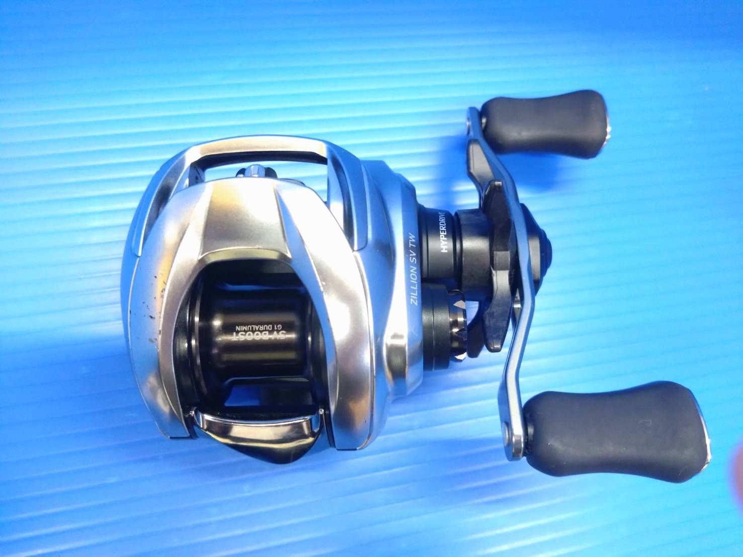 日本製 ダイワ 21ジリオン SV TW 1000 右巻き ベイト (03