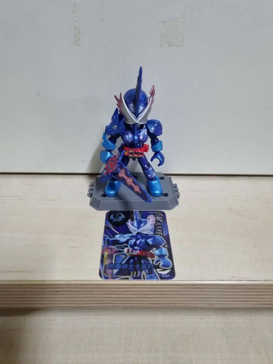 【雷市場（ポンジャン）商品韓国直送】 仮面ライダー セイバー 十字架 ブロック状 売ります