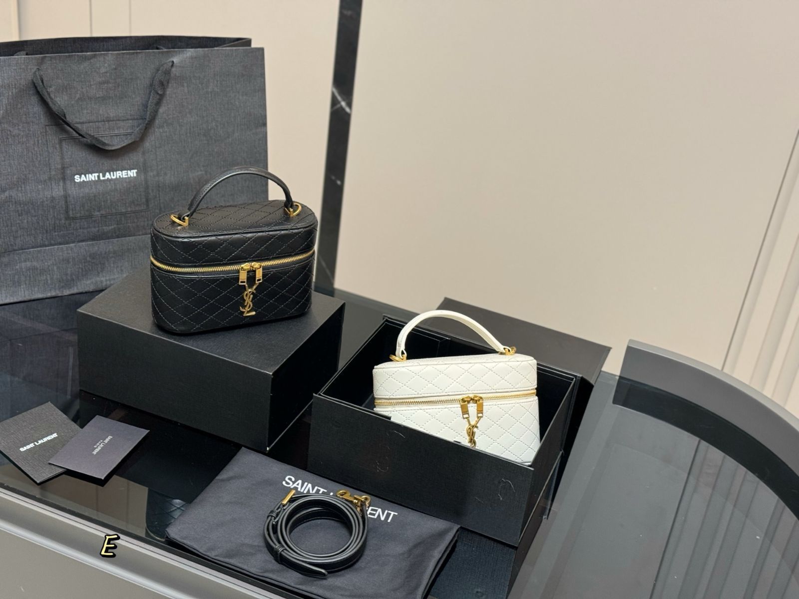 Saint Laurent 8302879QNAO1000 関税送料込 今日特価】Saint Laurent Box バッグ（19×12cm）-WTO輸入1