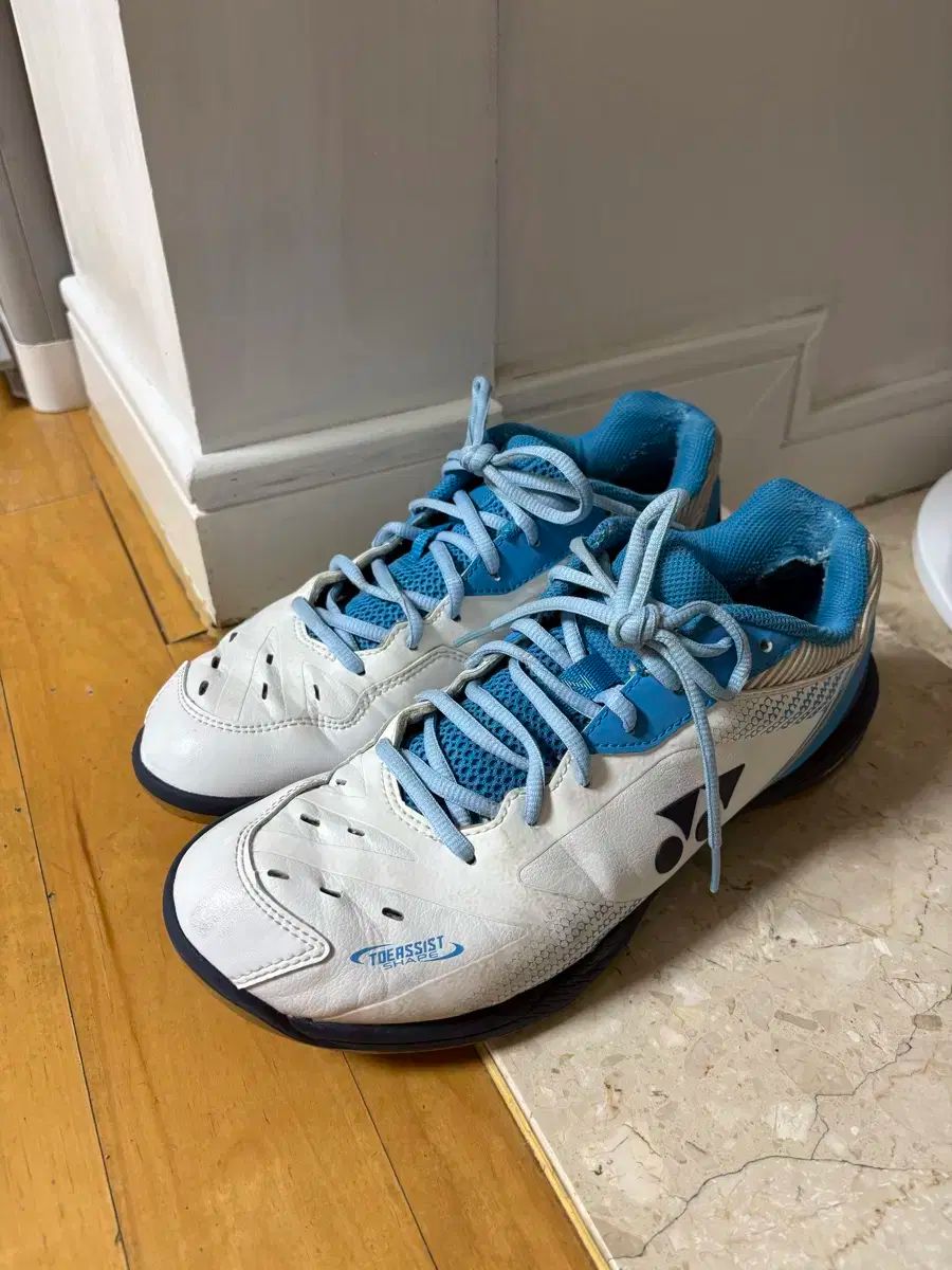 ヨネックス海外限定シューズ　65Z3 YONEX Badminton shoes Power Cushion 65 Z3 Wide White/Orange