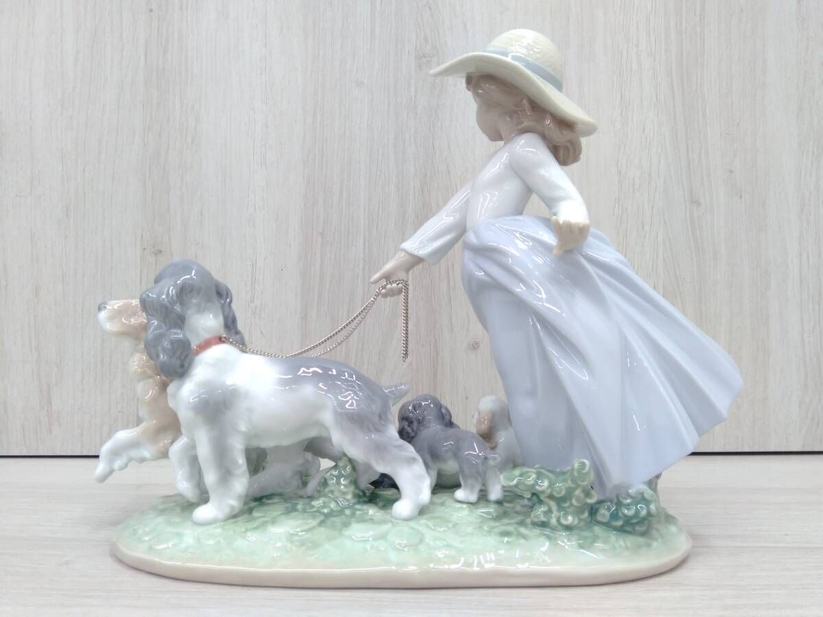 リヤドロ フィギュリン 婦人と仔犬 リヤドロ フィギュリン LLADRO