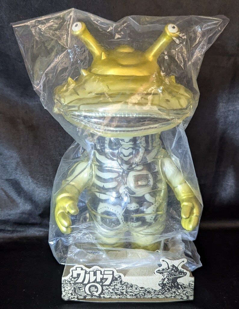 SECRETBASE 円谷プロ X-RAY カネゴン FULL COLOR 大人気のSECRET BASE製「X-RAY カネゴン」に待望のフル彩色版