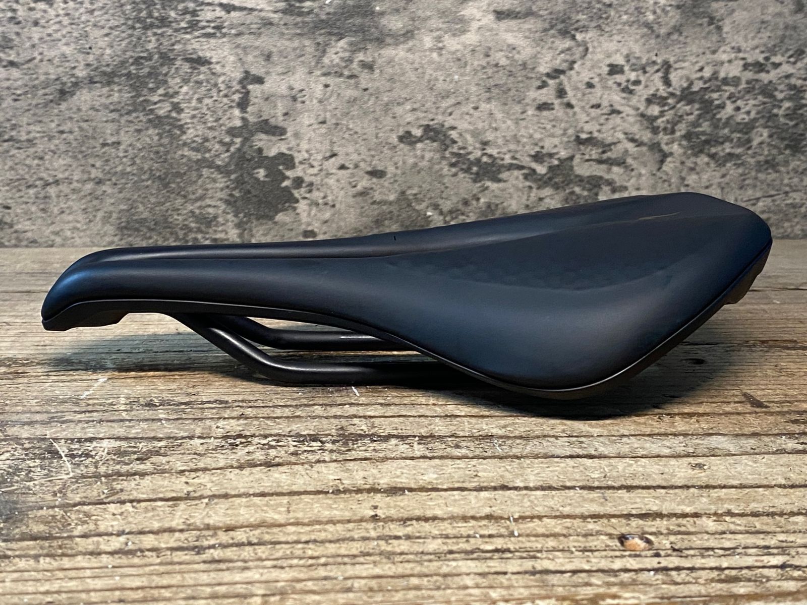 Specialized Mimic サドル 143mm Specialized Mimic サドル