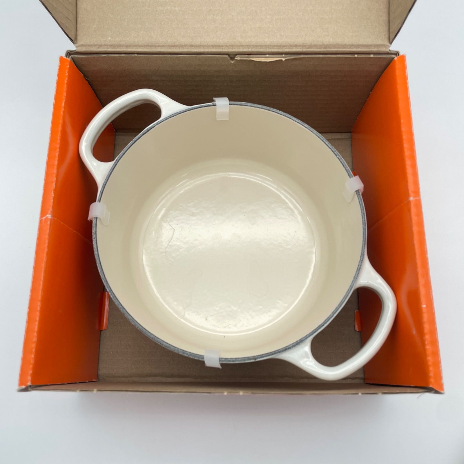 未使用品】LE CREUSET ル・クルーゼ ココットロンド 18cm 1.8L 未使用品】LE CREUSET ル・クルーゼ ココットロンド 18cm 1.8L