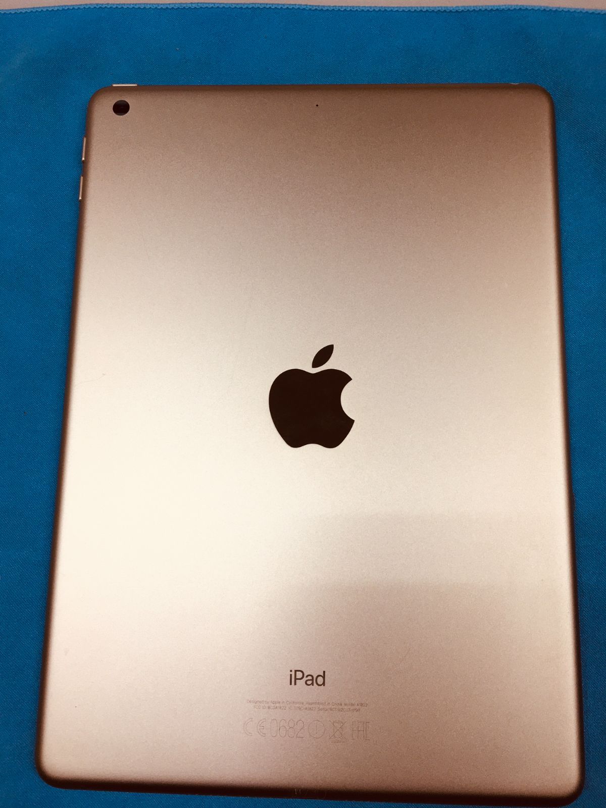 送料無料】電池90％ Apple iPad 第5世代 Wi-Fi 128GB ゴールド