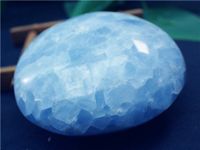 AAA級天然セレスタイト原石B85U3/21U73C - メルカリ