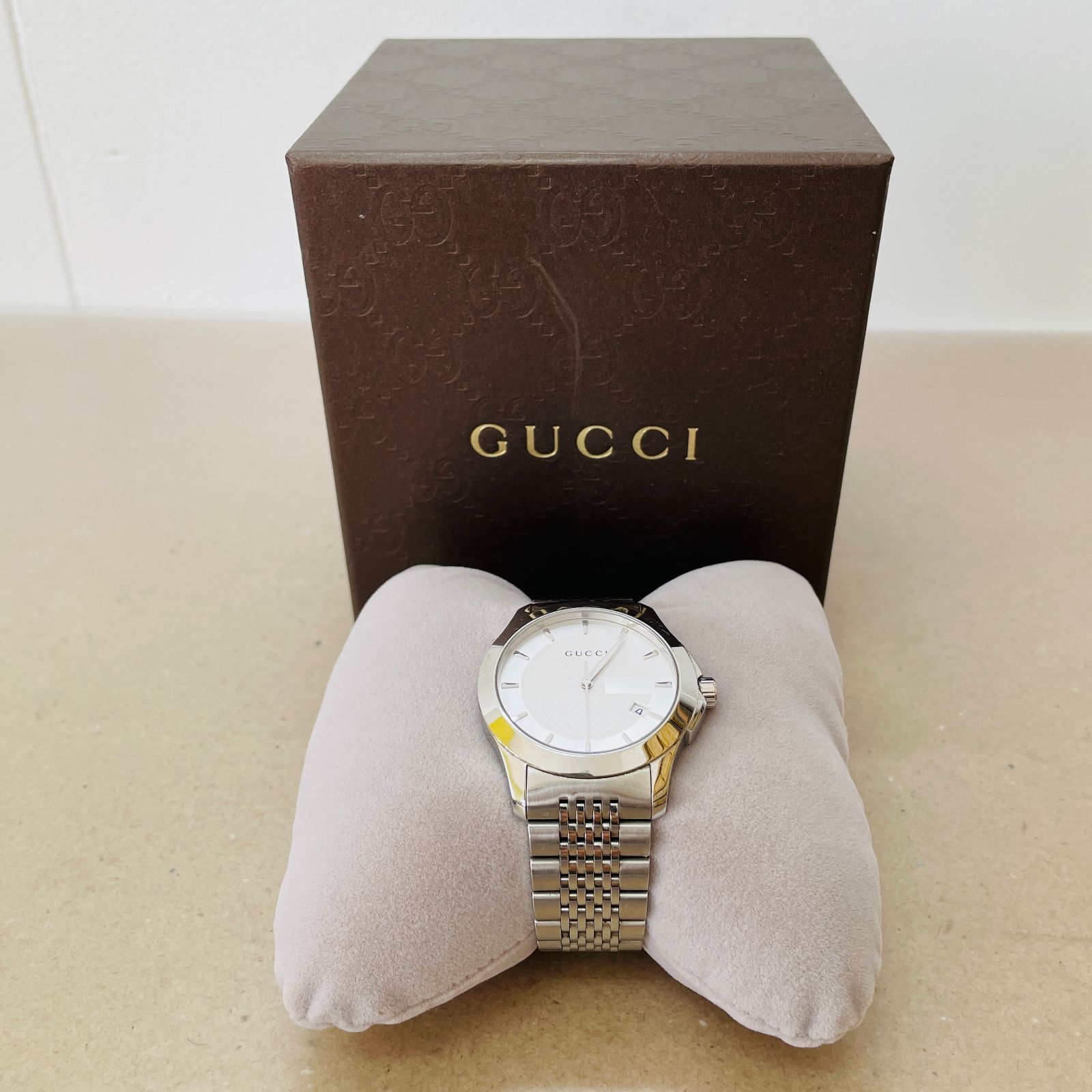 GUCCI グッチ Gタイムレス デイト 白×シルバー文字盤 クォーツ メンズ