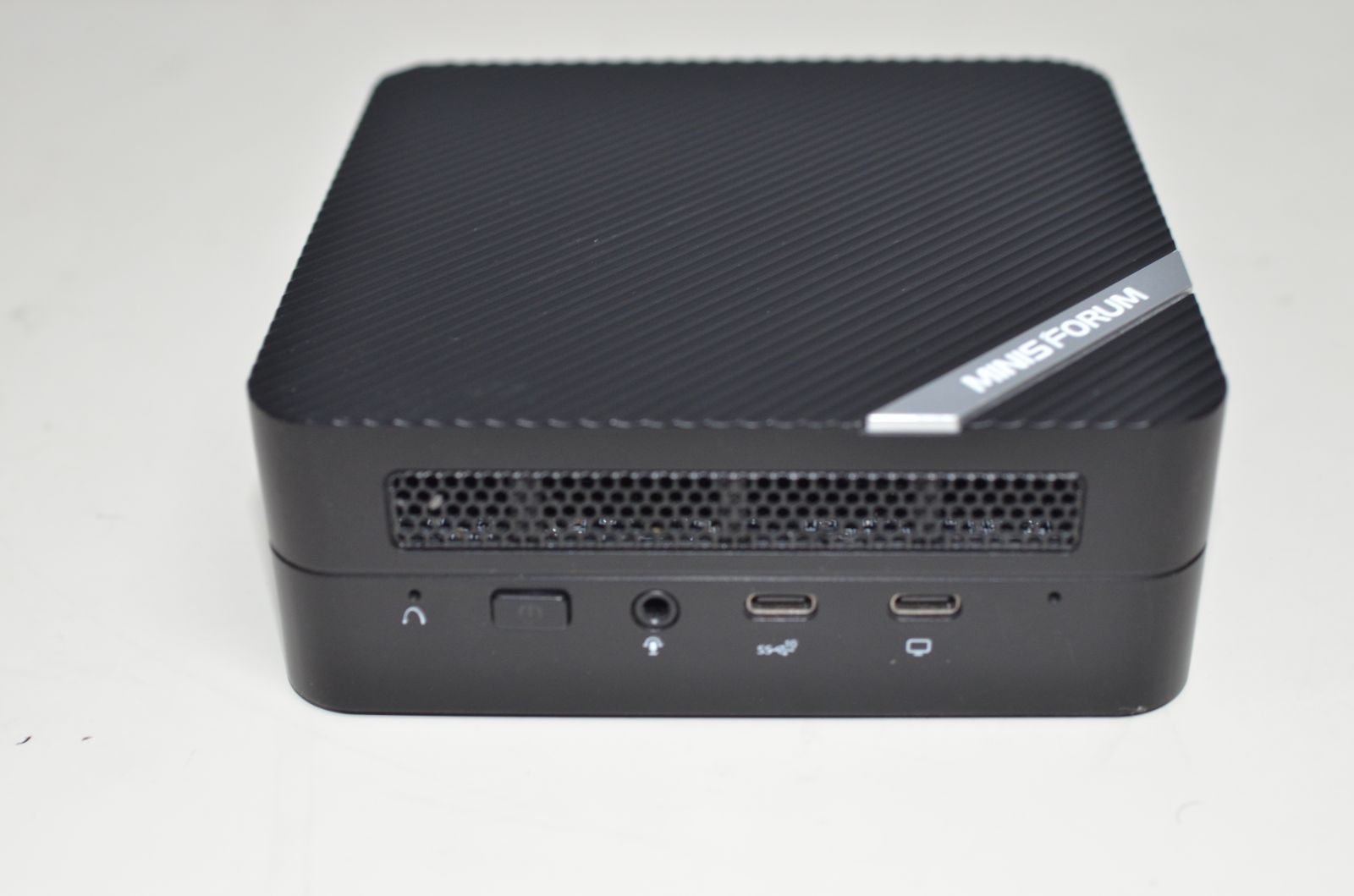 MINISFORUM UM580B Mini PC Windows 11 Pro ミニコンピュータ AMD Ryzen 7 5800H メモリ32GB SSD512GB Windows11 無線内蔵