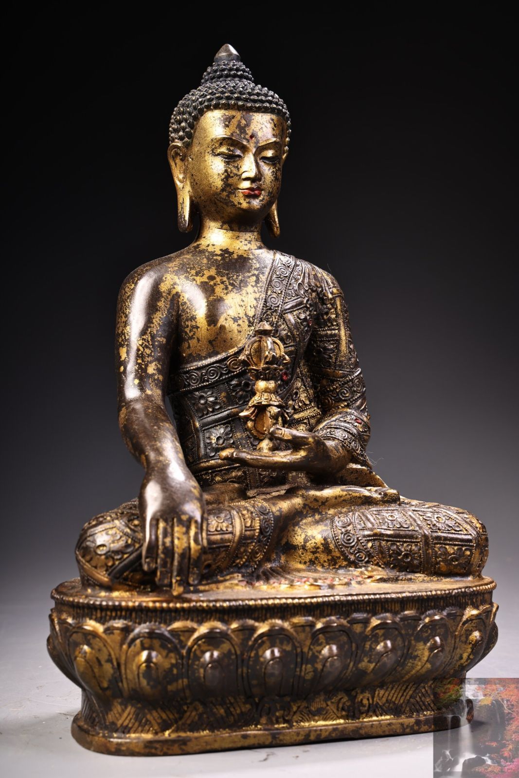 旧家蔵出　純銅泥金仏像　古美術　アンティーク　骨董品 旧家蔵出し 銅製 泥金 浮彫 鏨刻 釋迦牟尼像 仏像 密宗密教 供養品 古