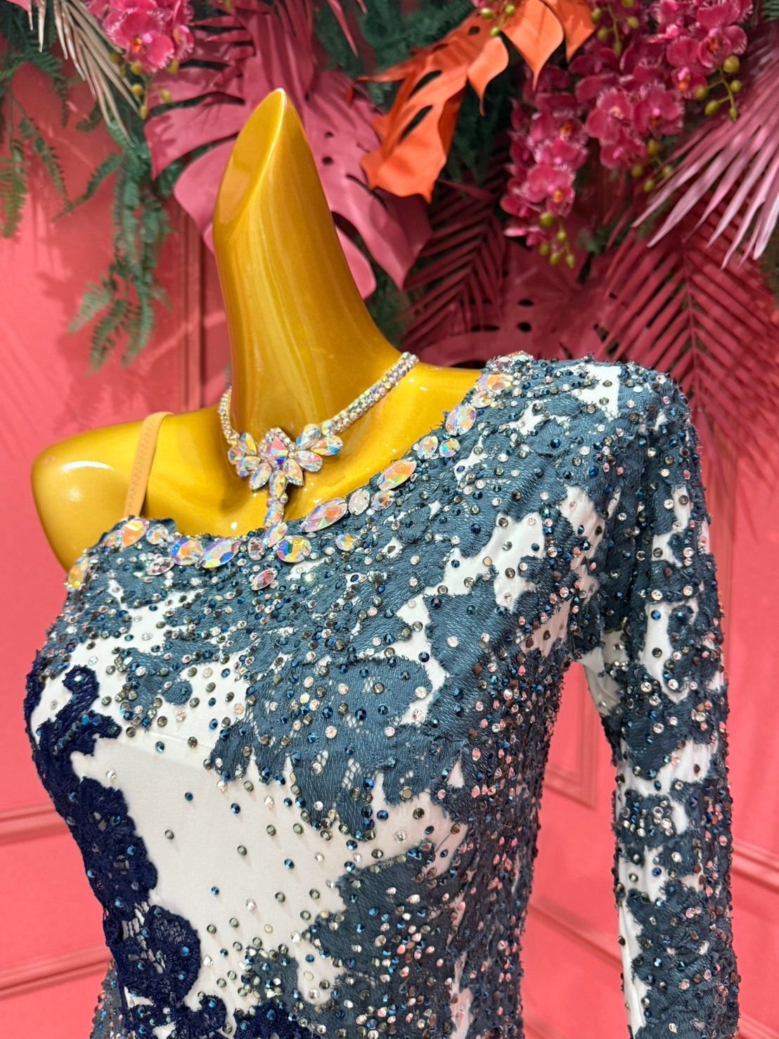 社交ダンス gentil ジャンティ ラテンドレス ホワイト×ネイビー サイズL