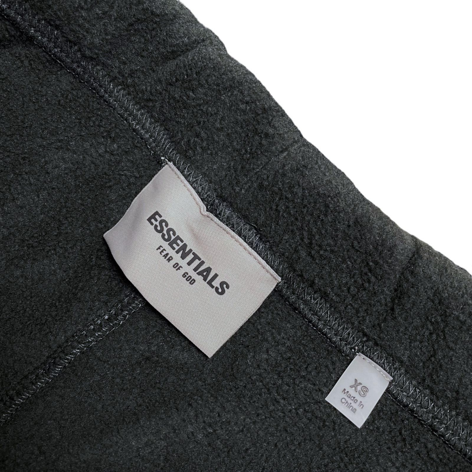 フォグ FOG 23SS ESSENTIALS SS TEE JET BLACK サイズ:L フロントロゴジェットブラックTシャツ 中古 SJ02 FOG ESSENTIALS エッセンシャルズ 23ss Tシャツ - ESSENTIALS 23ss T