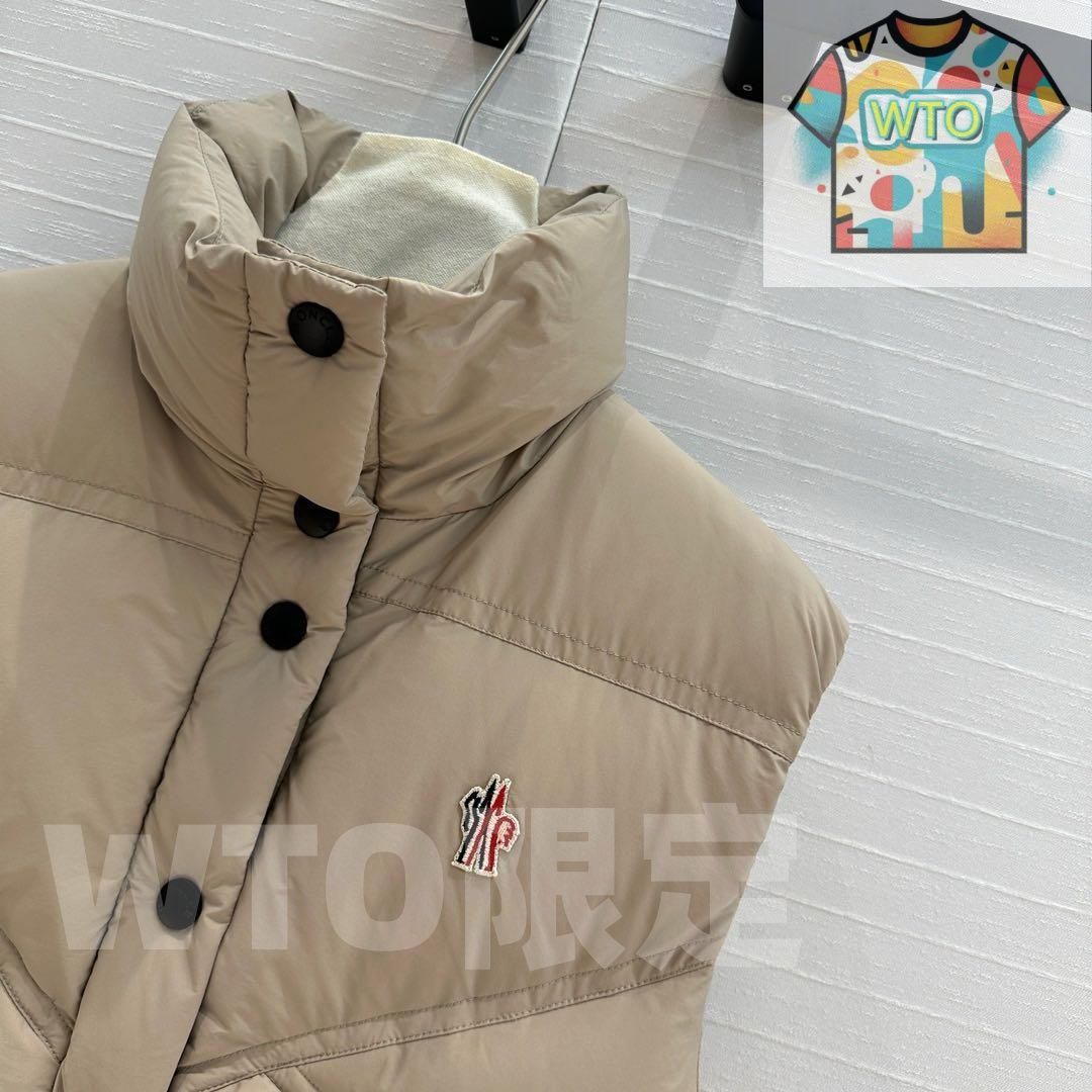 MONCLER ベージュ ダウンベスト ベージュ系 MONCLER(モンクレール) ダウンベスト(メンズ) - 海外