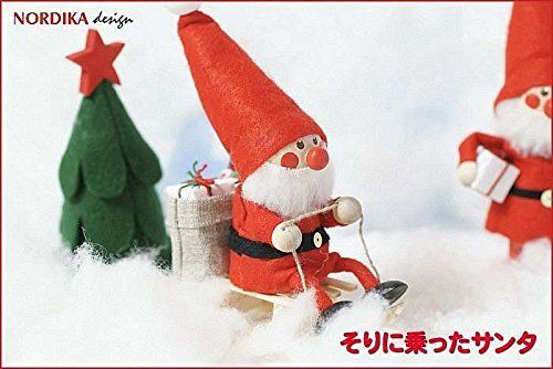 そりに乗ったサンタ