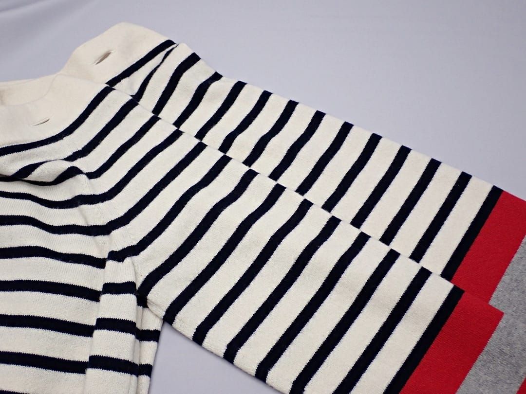 CHANEL シャネル レディース トップス カシミヤ ニット ボーダー 40 クルーズコレクション 中古A 【送料無料】管理番号：A-8153 CHANEL（シャネル） レディース トップス カシミヤ ニット ボーダー 40
