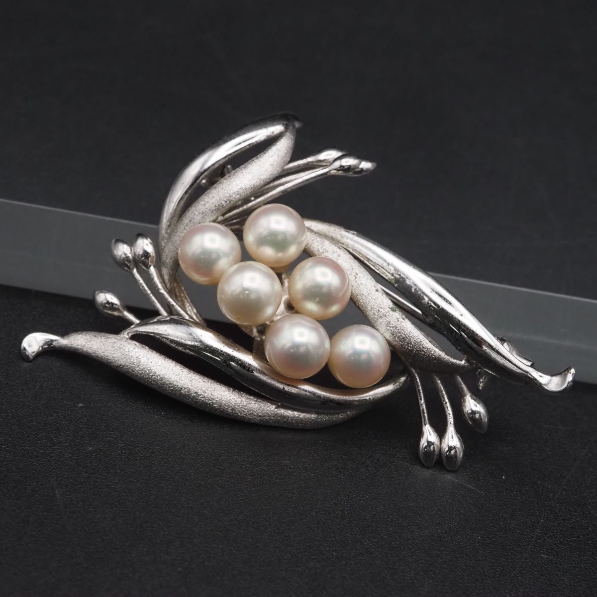 F343 本真珠 6.1mm6珠 パール SILVER刻印 ブローチ デザイン シルバー コサージュ 6月誕生石