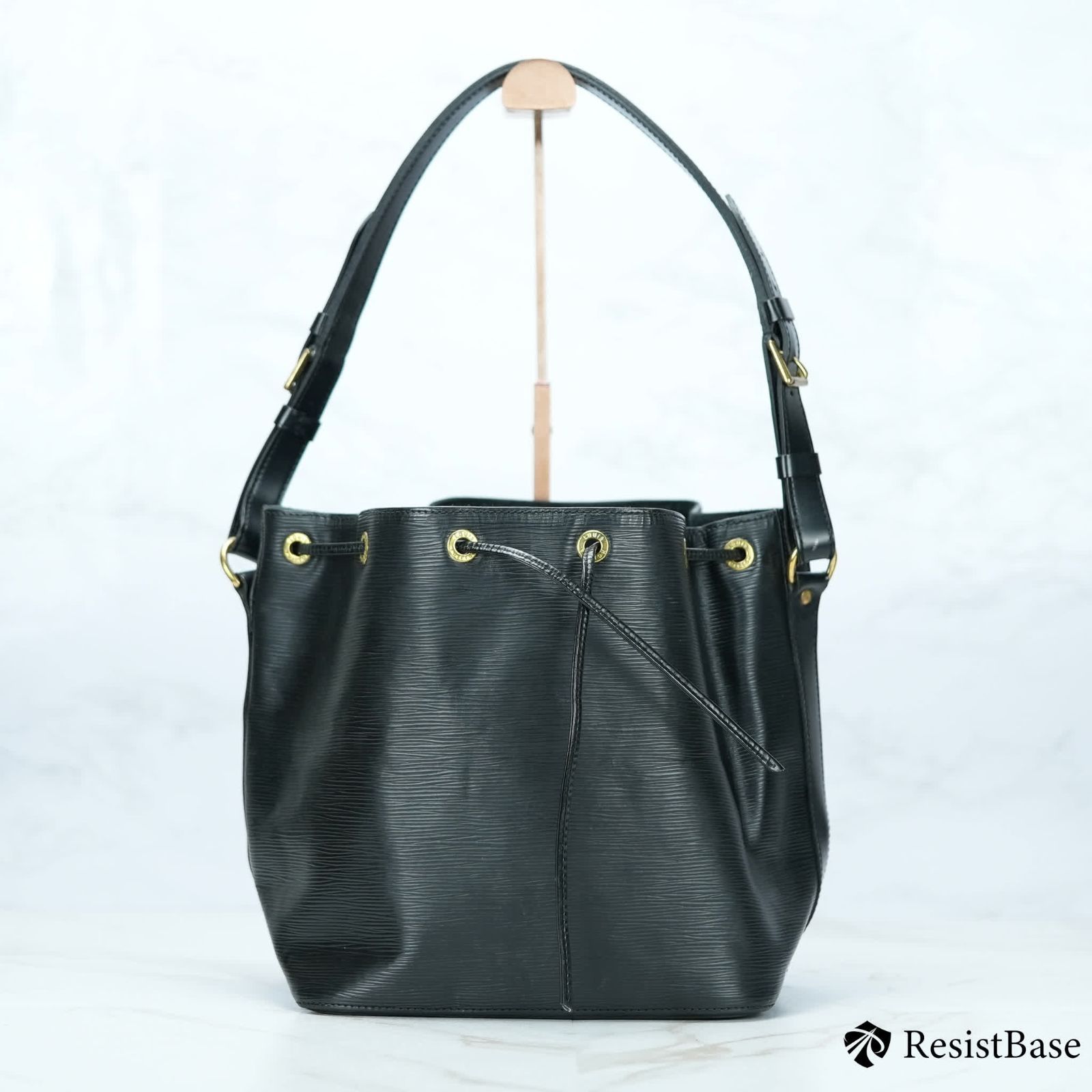 ルイヴィトン　プチ　ノエ　ショルダーバッグ　エピ　ブラック　黒 楽天市場】LOUIS VUITTON ルイ ヴィトン エピ プチノエ 巾着
