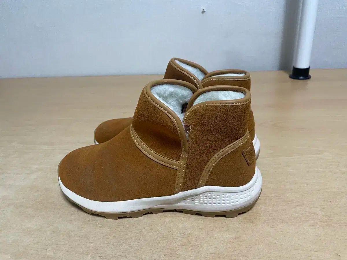 UGG レア　ファーブーツ　ブーツ 限定品UGG ムートンブーツ ブラック レア 限定 正規品 アグ UGG