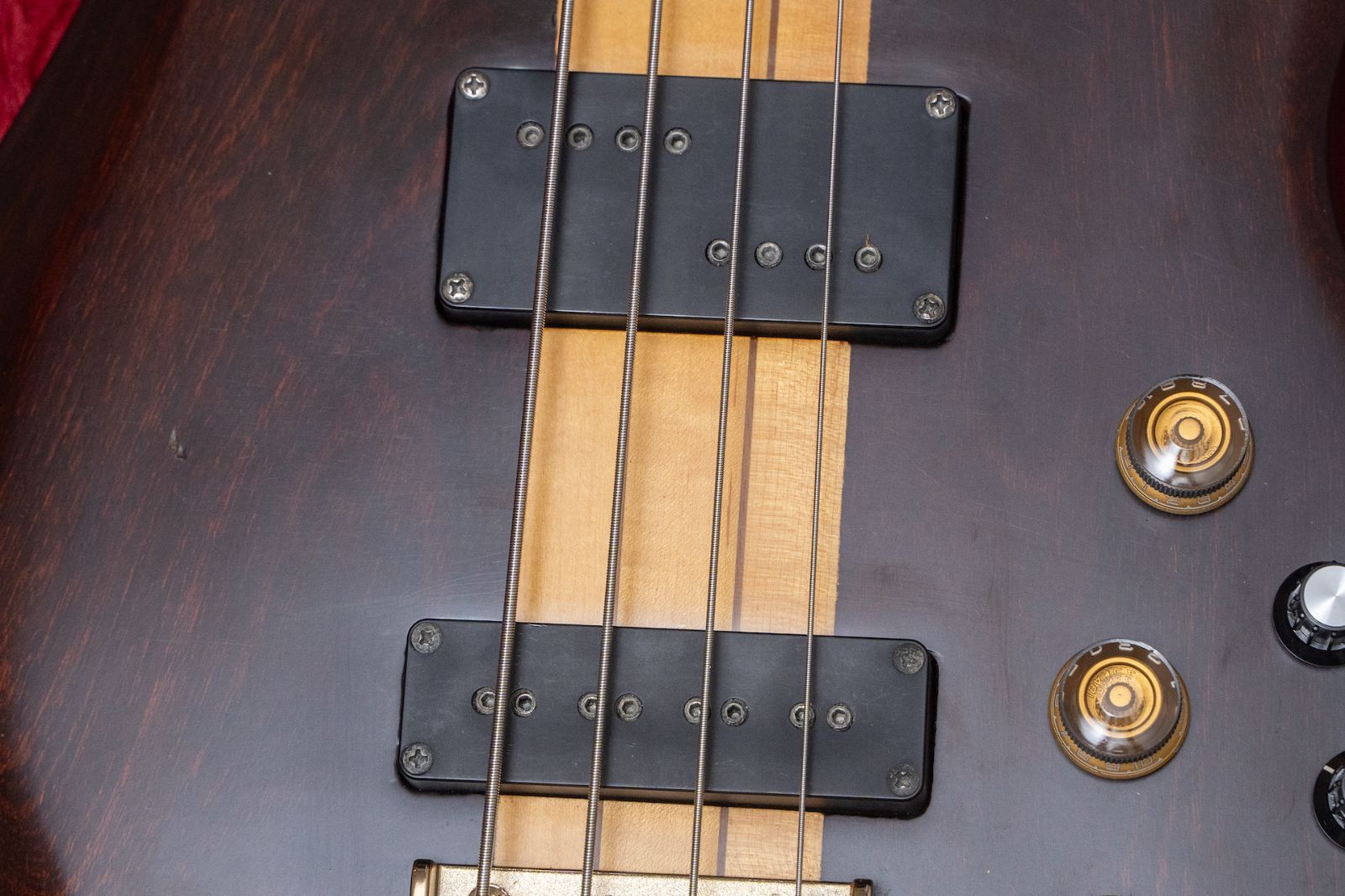 Ibanez GSR BASS チューナー付き ゼブラ柄 ブラック金属パーツ Ibanez