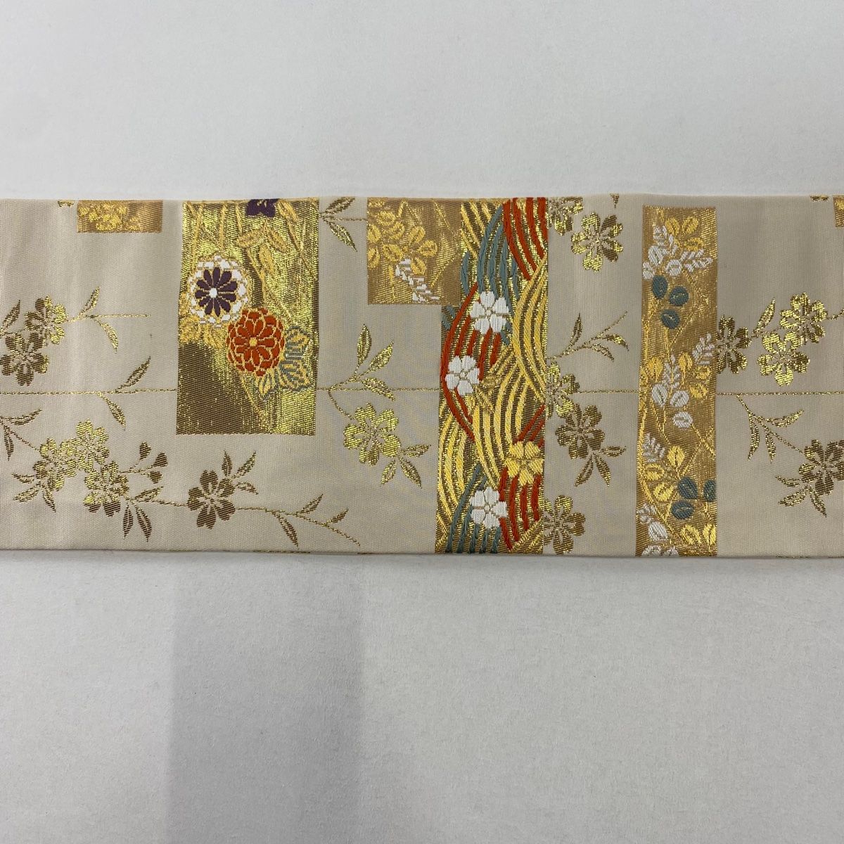 平和屋着物○九寸名古屋帯 草花文 黒地 金彩 鬼しぼ縮緬 正絹 逸品  