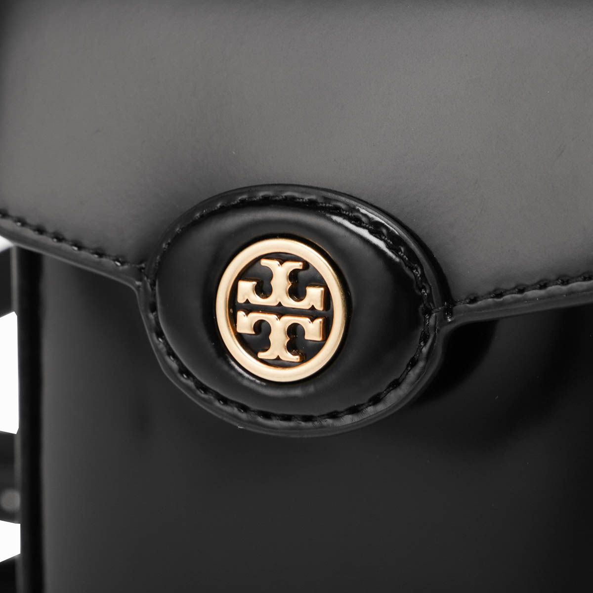 Tory Burch - 新品 トリーバーチ TORY BURCH スマートフォンケース ロビンソン ブラック 新品 トリーバーチ TORY BURCH スマートフォンケース ロビンソン