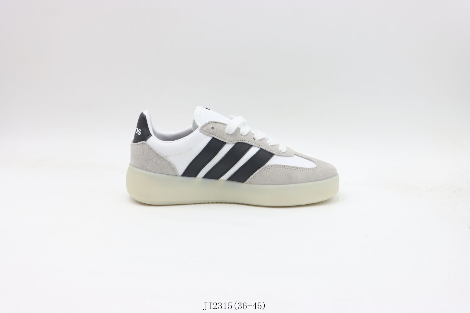 クラシックスロートップスケートシューズ