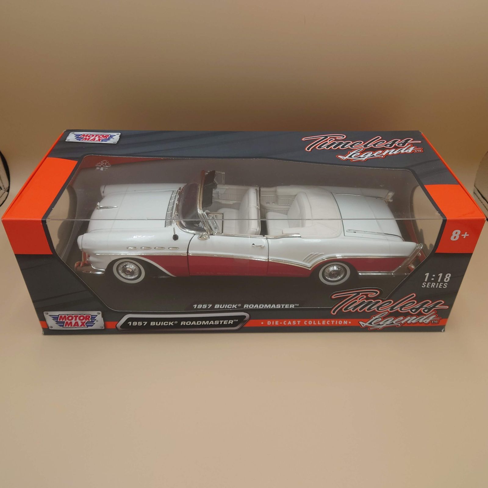 1/18 ビュイック ロードマスター 1957 ホワイト/レッド MM製ミニカー 1/18 ビュイック ロードマスター 1957 ホワイト/レッド MM製