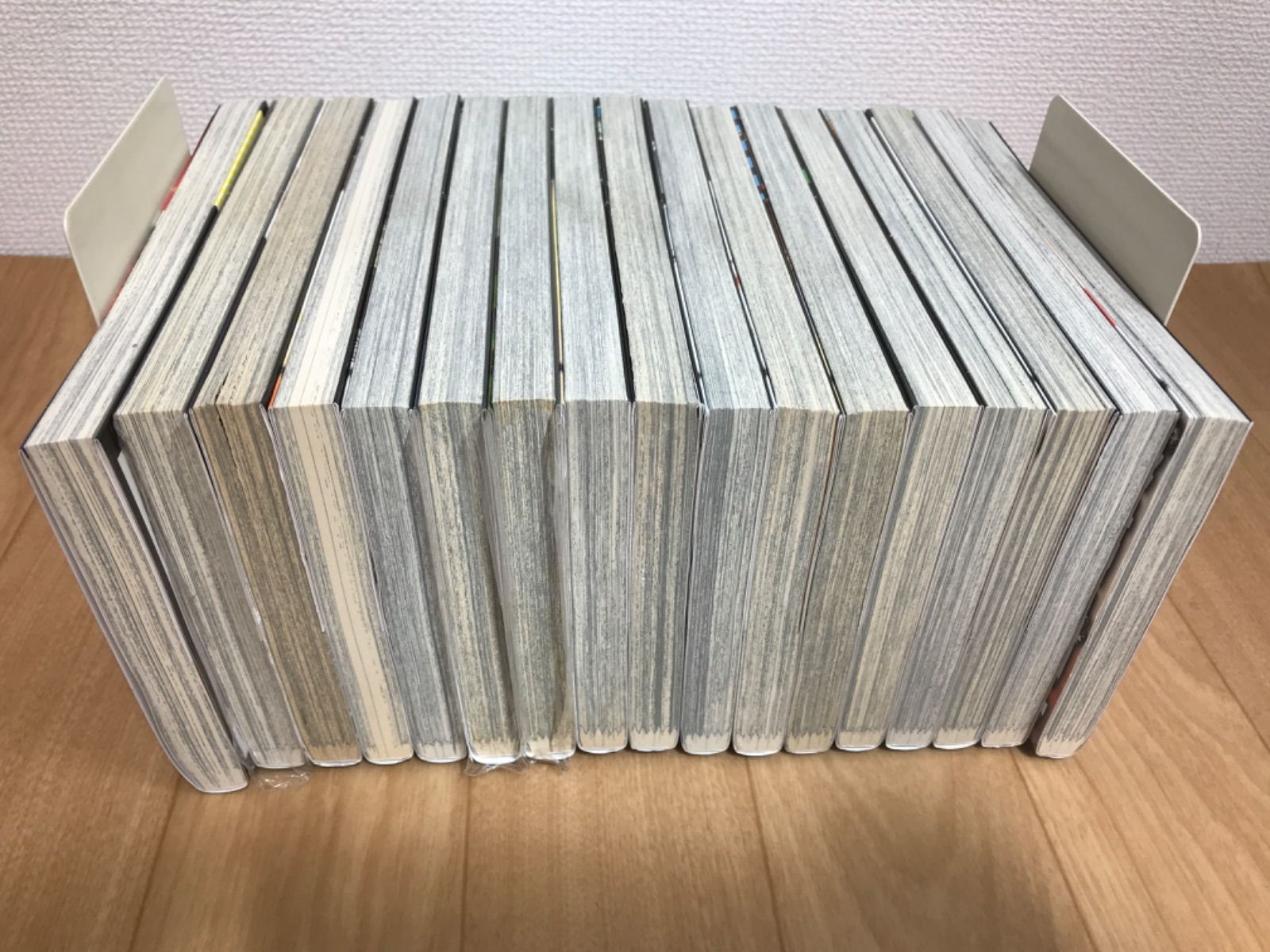 進撃の巨人 1巻～34巻 全巻セット 諌山創 中古 ☆①進撃の巨人 1巻～34巻 全巻セット 諌山創 ※未開封巻あり