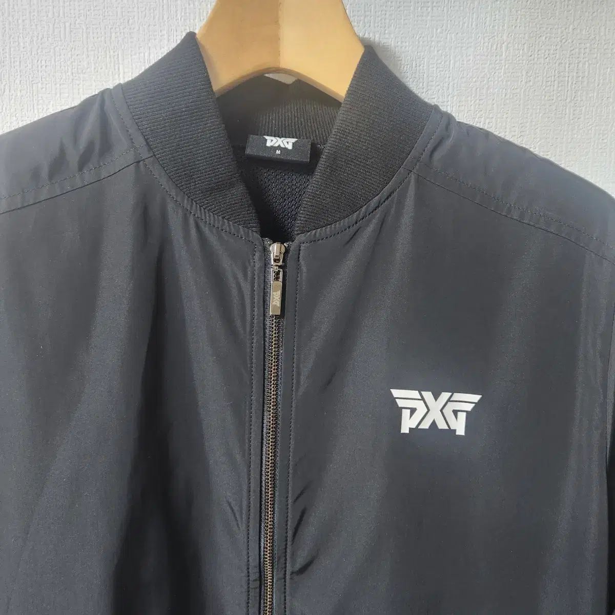 ウィンドブレーカー