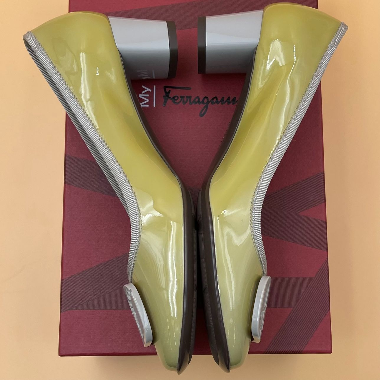 Salvatore Ferragamo フラット エナメル パンプス/サルヴァトーレ マイ