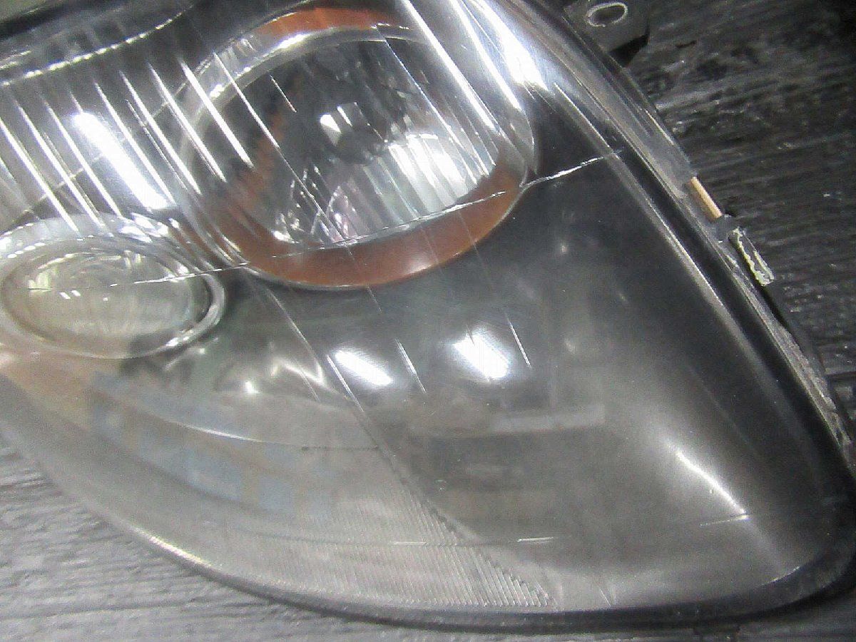 AXVH70 カムリ 前期 右ヘッドライト LEDコンピューター 