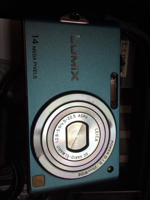 Panasonic LUMIX FX66 デジタルカメラ32GB内蔵ストレージ Panasonic LUMIX FX66 デジタルカメラ32GB内蔵ストレージ