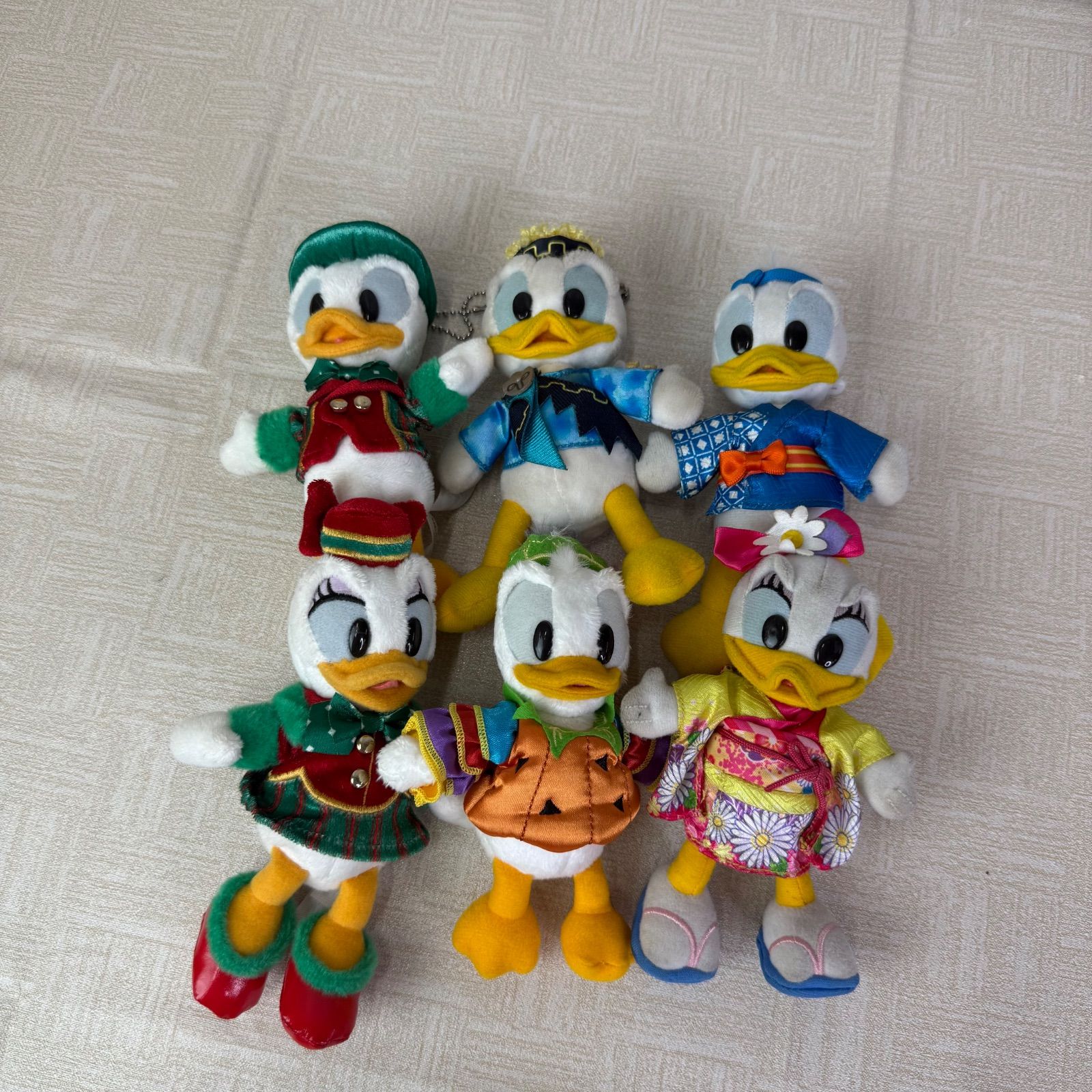 まとめ売り】ディズニー ドナルド デイジー ぬいぐるみバッジ - メルカリ