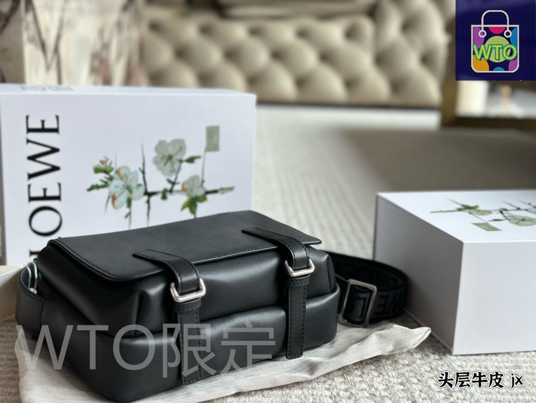 【国内発】LOEWE Flex メッセンジャーバック ミディアム LOEWE（ロエベ）の「Loewe Puzzle Xl Full-Grain Leather