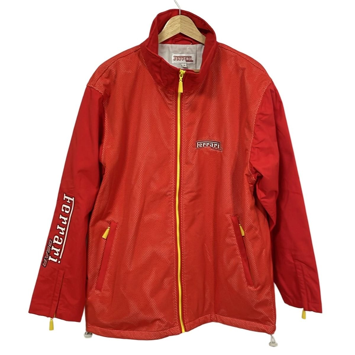 Ferrari(フェラーリ) ブルゾン サイズM メンズ - レッド×イエロー 長袖