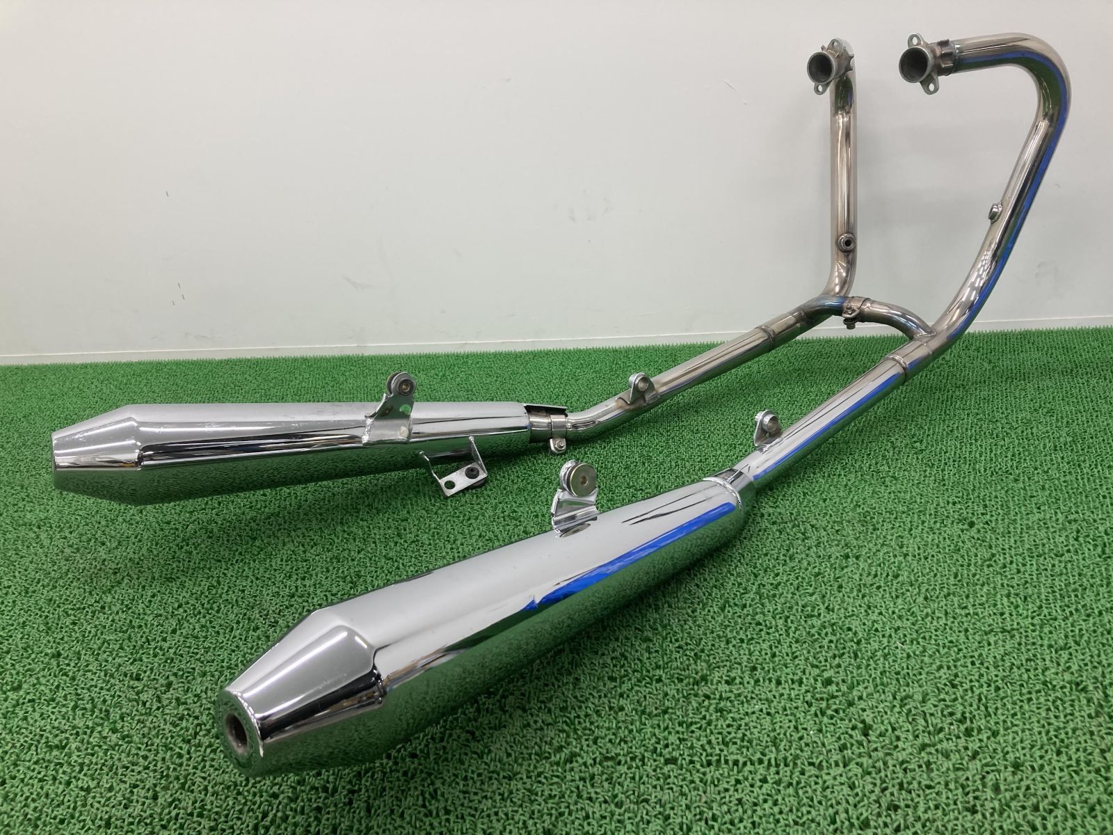スラクストン900 マフラー 2206455/2206460 トライアンフ