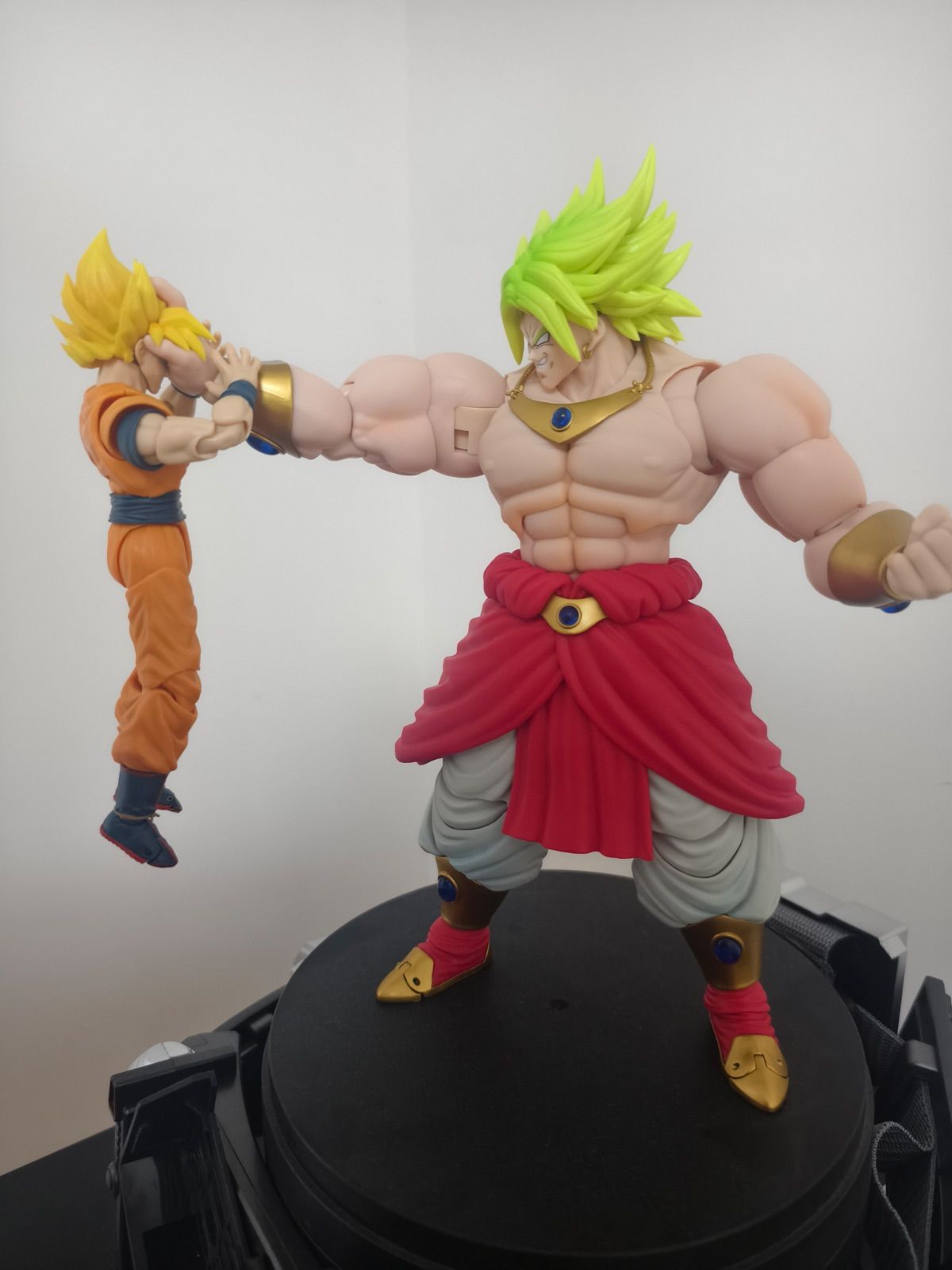 ドラゴンボール　ブロリー　高さ29cm 海外フィギュア 北米情報】TAMASHII NATIONSからブロリーの限定品フィギュアが