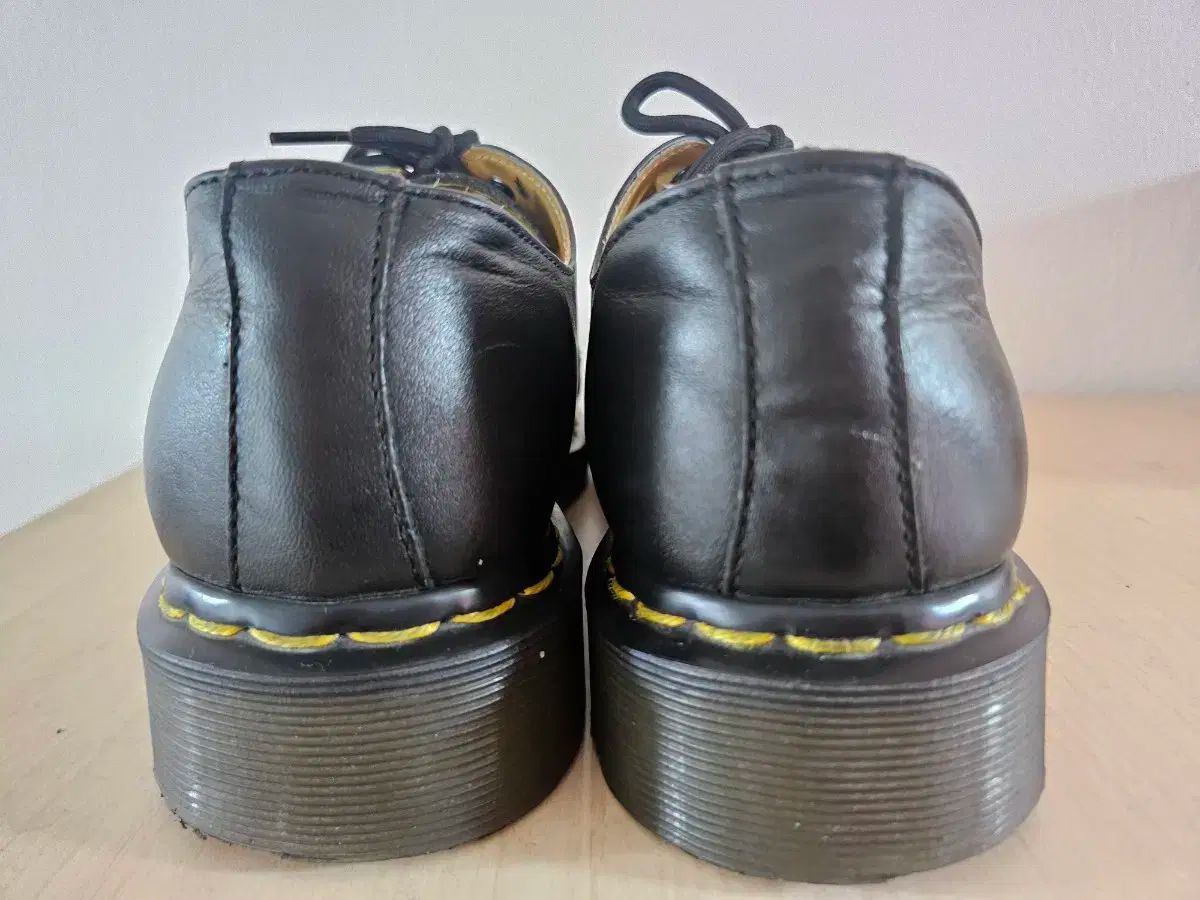 DR. MARTENS