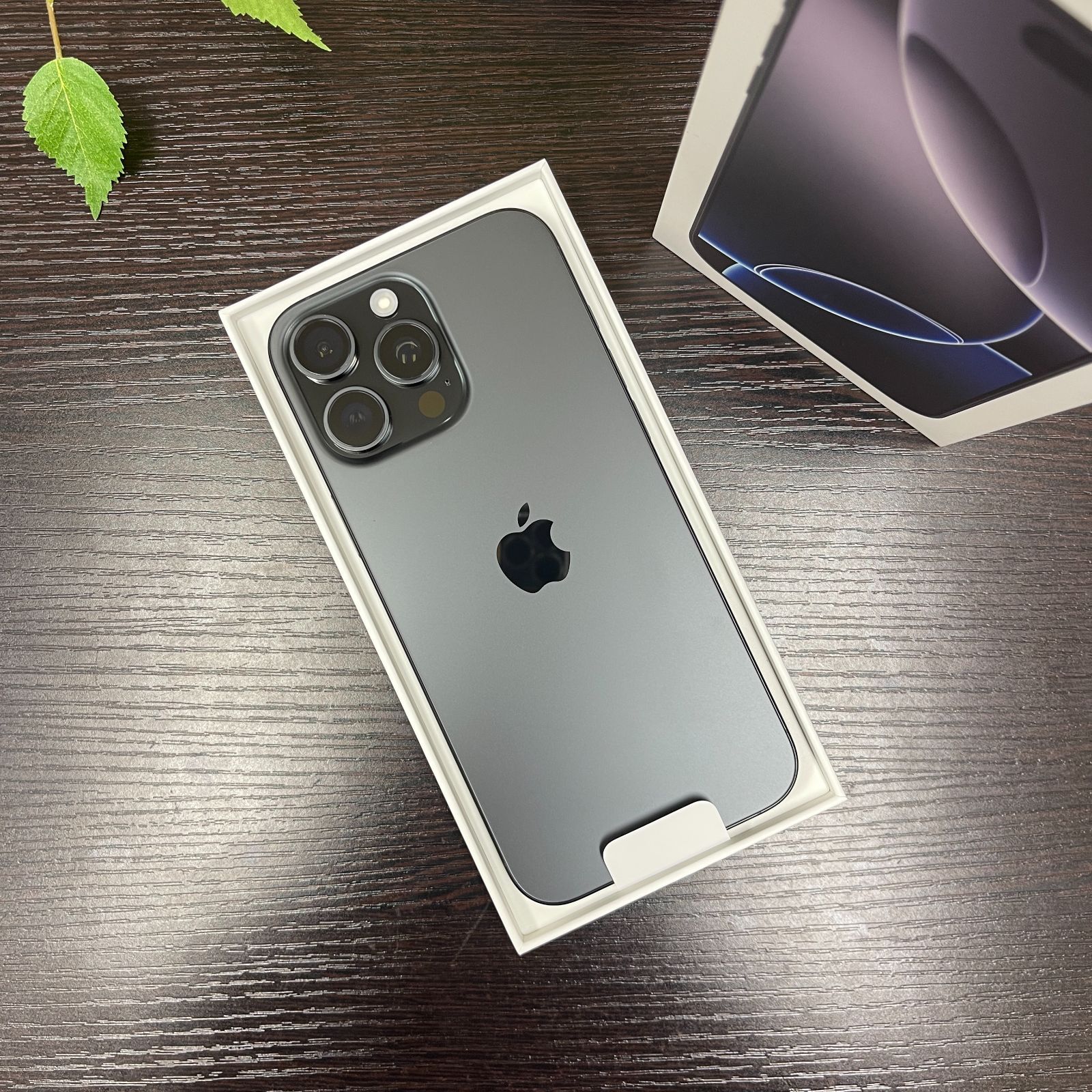 iPhone16ProMax 256GB ブラック　海外SIMフリー 国内版同様 中古】Apple 海外版 【SIMフリー】 iPhone 16 Pro Max 256GB
