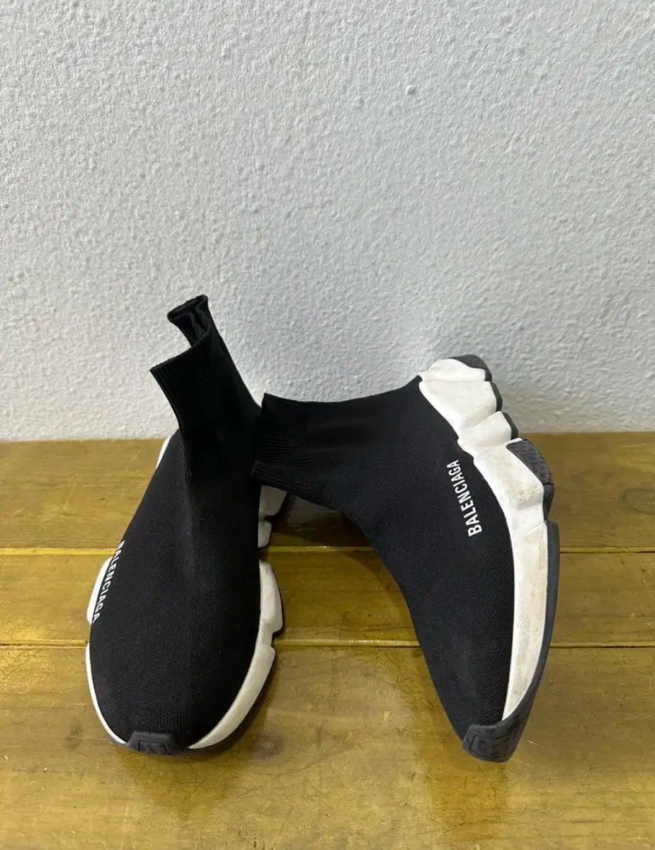 正規品 BALENCIAGA(バレンシアガ) スピードトレーナー 36 サイズ 