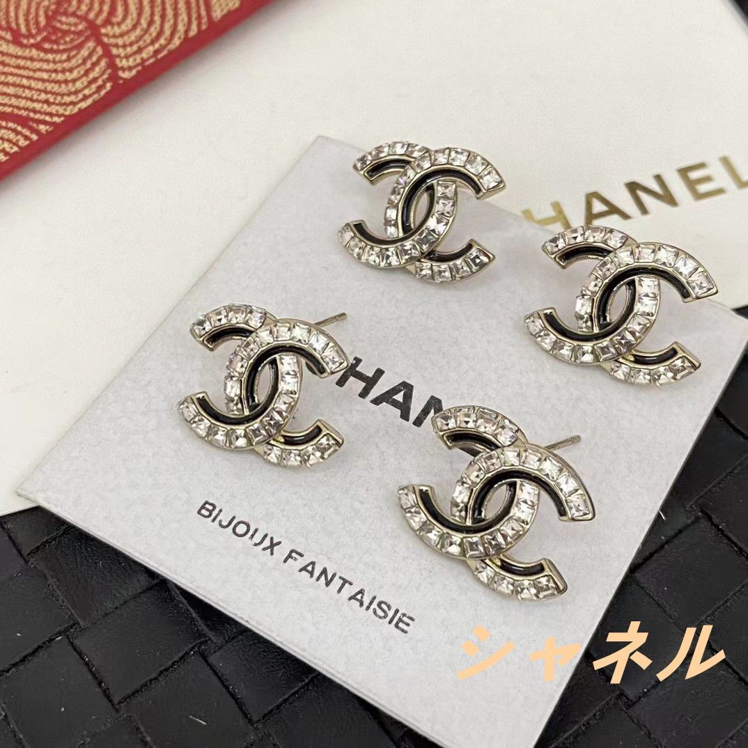 CHANEL】シャネル 限定品 クラシック 黒白 方形ダイヤ CCロゴ ピアス - メルカリ