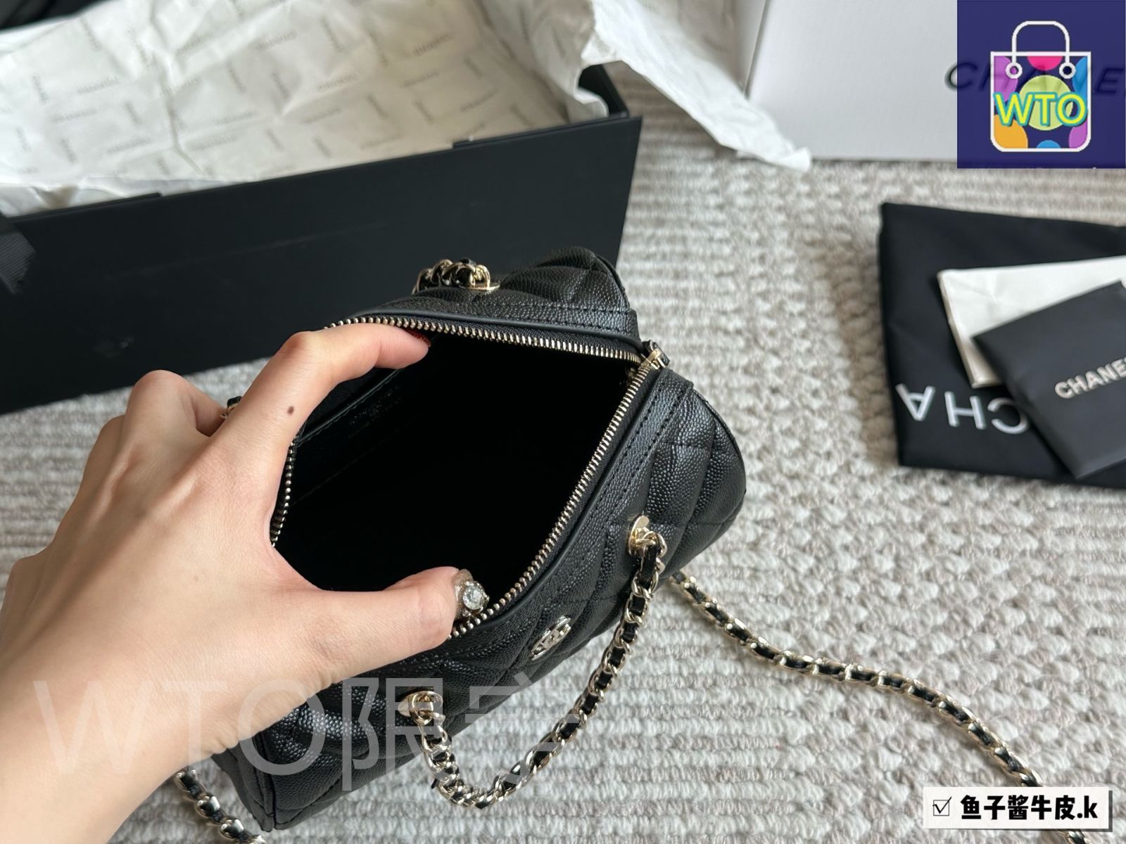 新作♪【 CHANEL 】シャネル ジップ ボーリングバッグ 【25P】 新作♪【 CHANEL 】シャネル ジップ ボーリングバッグ 【25P