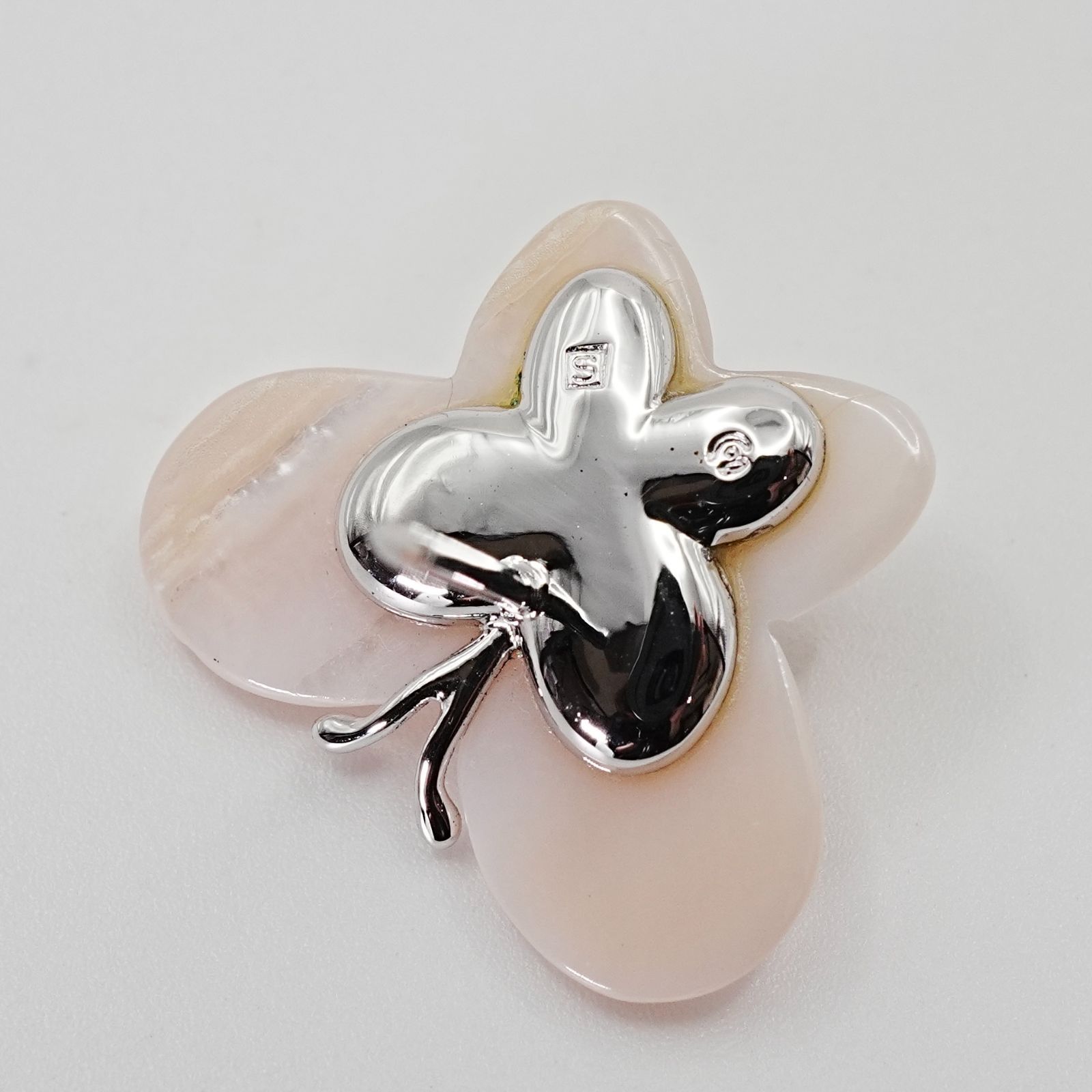 田崎真珠 シェル 蝶 ブローチ ベビーパール バタフライ 25-1601S WWW_SIROKUMA-CORPORATION_COM